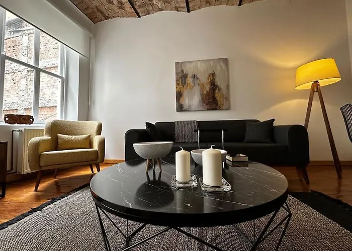 Historical Flat In Galata - Tatar Beyi Street