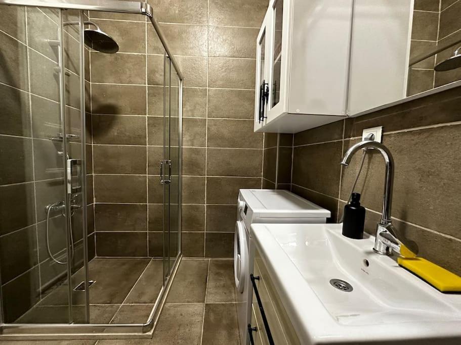 Historical Flat In Galata - Tatar Beyi Street